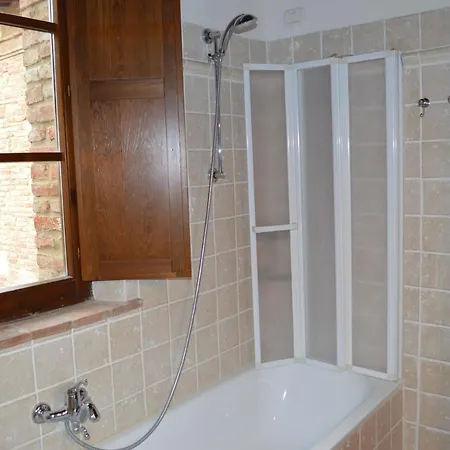 With Private Garden In Tuscany Apartament *